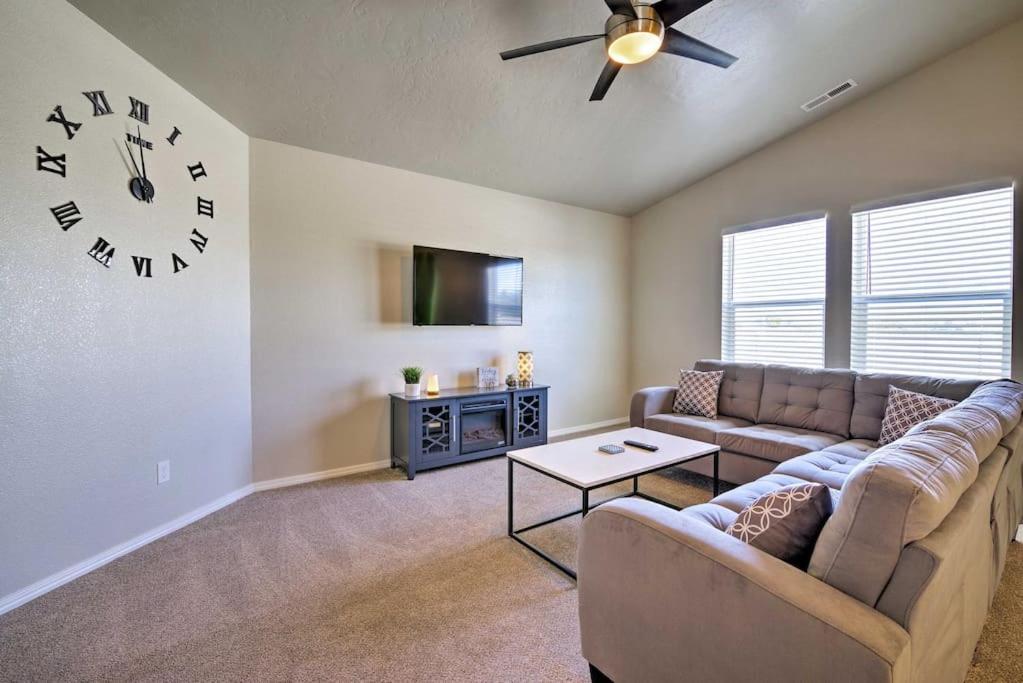 Family Friendly Playroom Garage คาล์ดเวล ภายนอก รูปภาพ