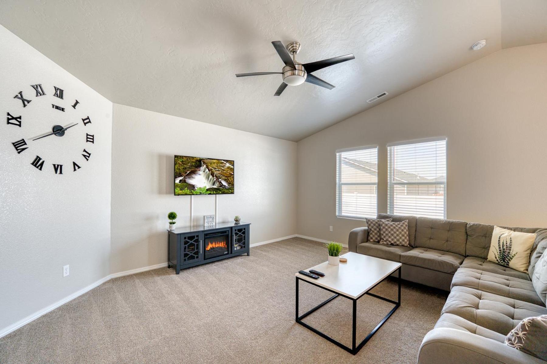 Family Friendly Playroom Garage คาล์ดเวล ภายนอก รูปภาพ